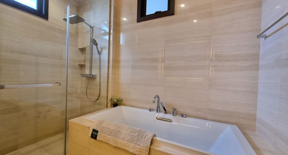 For rent 1 bed condo in Khlong Toei, Bangkok
