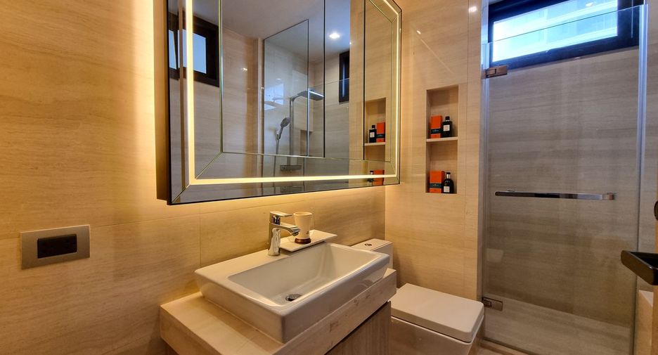 For rent 1 bed condo in Khlong Toei, Bangkok