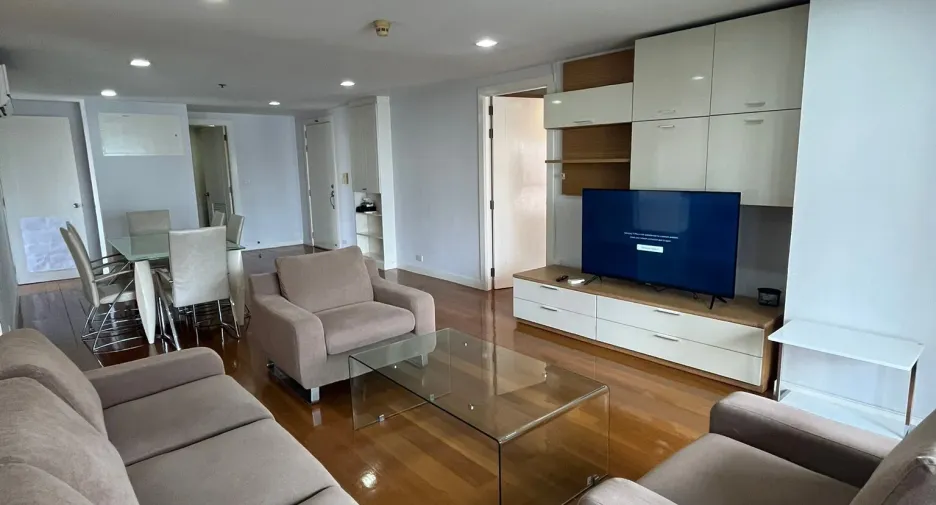 For rent 2 bedrooms apartment in Watthana, Bangkok