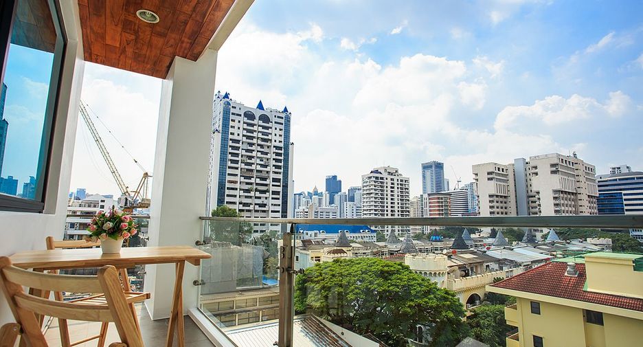 For rent 2 bedrooms condo in Watthana, Bangkok
