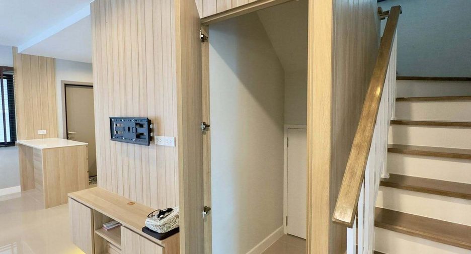 For rent 4 bedrooms house in Bang Phli, Samut Prakan