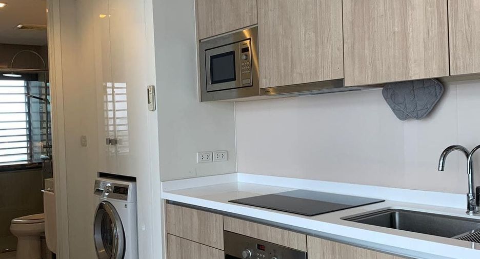 For rent 2 bedrooms condo in Watthana, Bangkok
