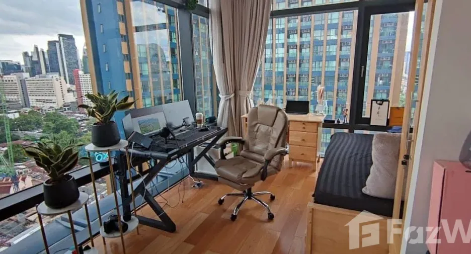 For rent 2 bedrooms condo in Watthana, Bangkok