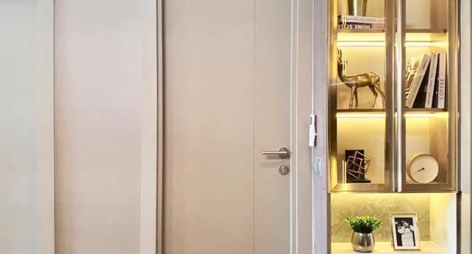 For rent 2 bedrooms condo in Huai Khwang, Bangkok