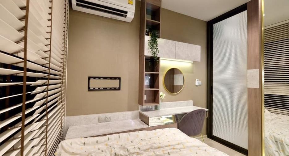 For rent 2 bedrooms condo in Huai Khwang, Bangkok