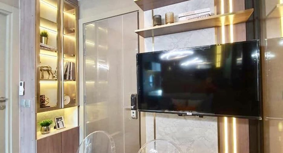 For rent 2 bedrooms condo in Huai Khwang, Bangkok