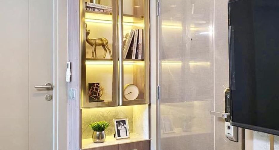For rent 2 bedrooms condo in Huai Khwang, Bangkok