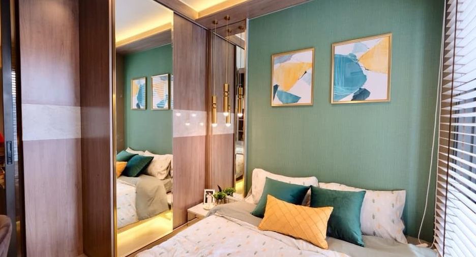 For rent 2 bedrooms condo in Huai Khwang, Bangkok