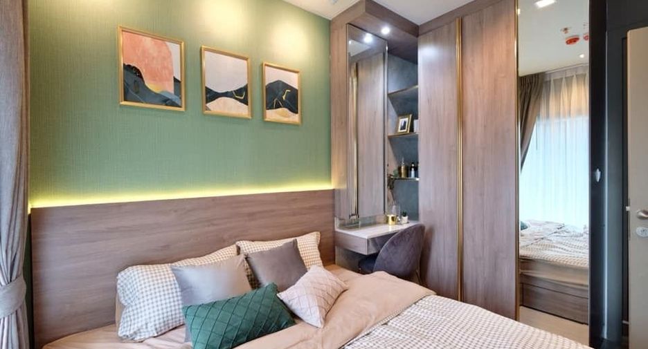 For rent 2 bedrooms condo in Huai Khwang, Bangkok