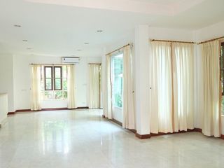 Haus zur Miete mit 3 Zimmer in Saphan Sung, Bangkok