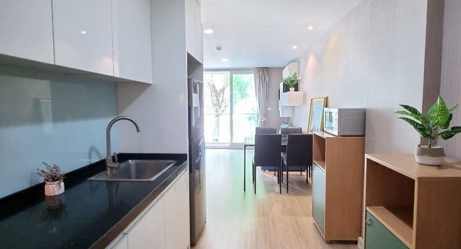 For rent 2 bedrooms condo in Phra Khanong, Bangkok