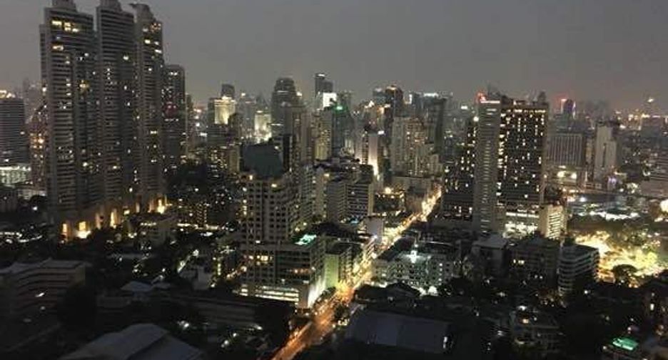 For rent 1 bed condo in Khlong Toei, Bangkok
