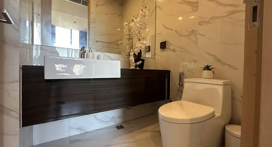 For rent 1 bed condo in Watthana, Bangkok