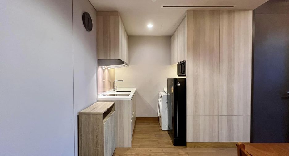 For rent 1 bed condo in Khlong Toei, Bangkok