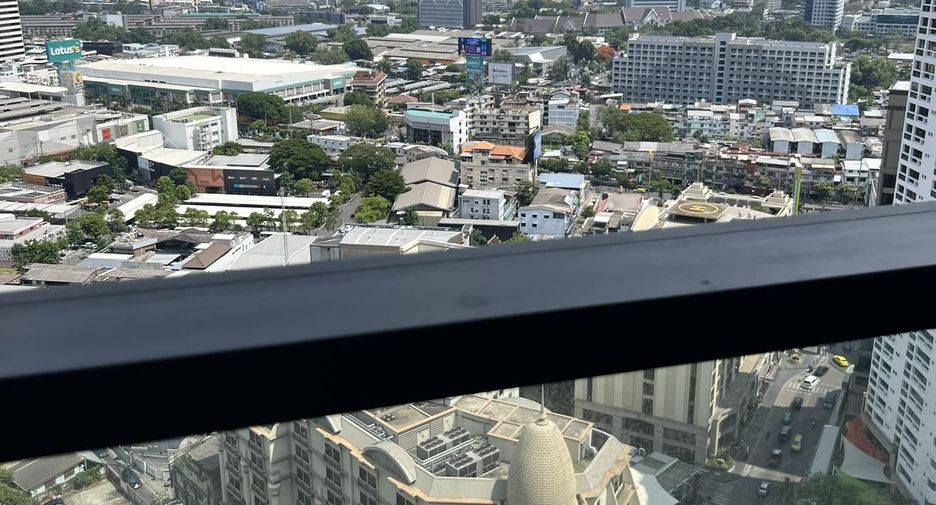 For rent 1 bed condo in Khlong Toei, Bangkok
