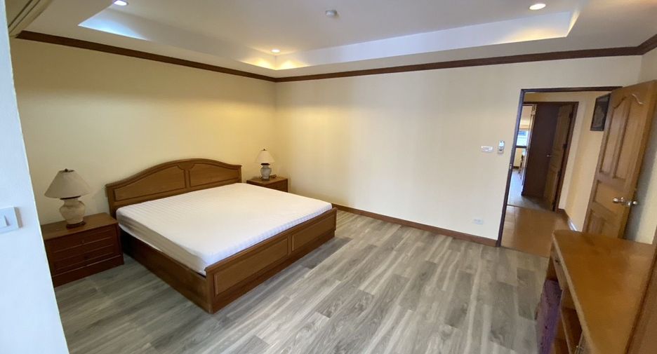 For rent 2 bedrooms apartment in Watthana, Bangkok