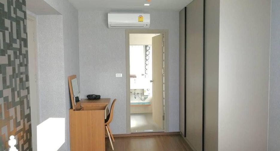 For rent 2 bedrooms condo in Phra Khanong, Bangkok