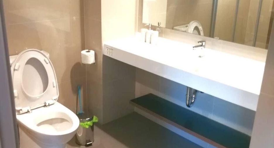 For rent 2 bedrooms condo in Phra Khanong, Bangkok