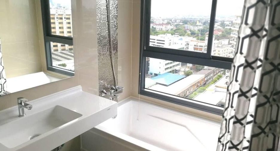 For rent 2 bedrooms condo in Phra Khanong, Bangkok