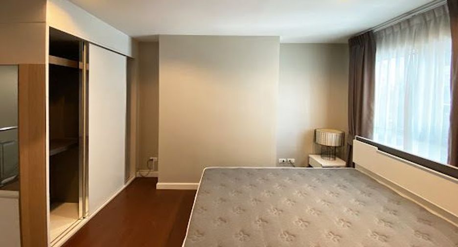 For rent 2 bedrooms condo in Huai Khwang, Bangkok
