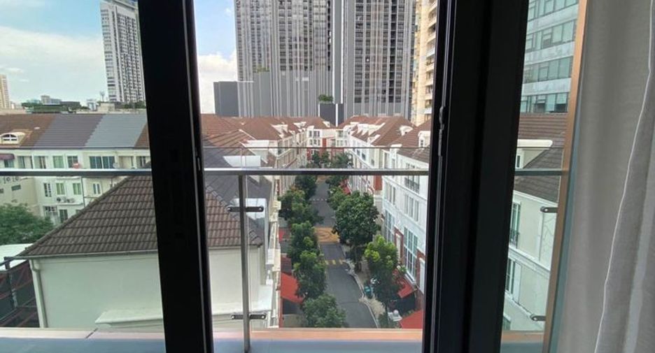 À louer 2 chambres condo à Watthana, Bangkok