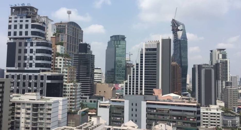 For rent 1 bed condo in Khlong Toei, Bangkok
