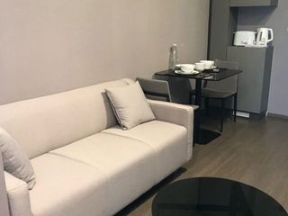Condo en alquiler de 1 habitaciones en Phra Khanong, Bangkok