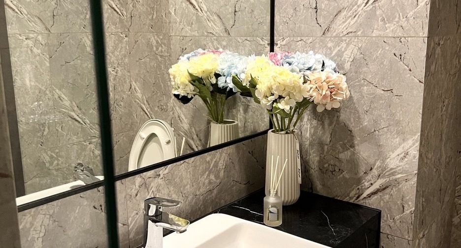 For rent 1 bed condo in Khlong Toei, Bangkok