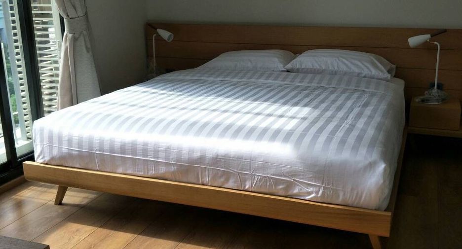 For rent 3 bedrooms condo in Khlong Toei, Bangkok