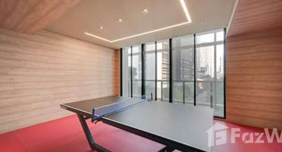 For rent 3 bedrooms condo in Khlong Toei, Bangkok