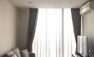 Condo en alquiler de 3 habitaciones en Khlong Toei, Bangkok