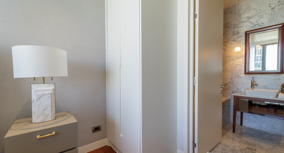 For rent 1 bed condo in Watthana, Bangkok