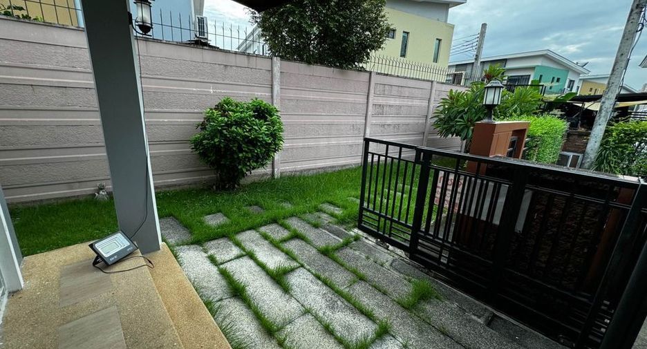 For rent 3 bedrooms house in Suan Luang, Bangkok