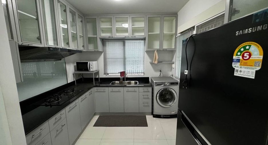 For rent 3 bedrooms house in Suan Luang, Bangkok