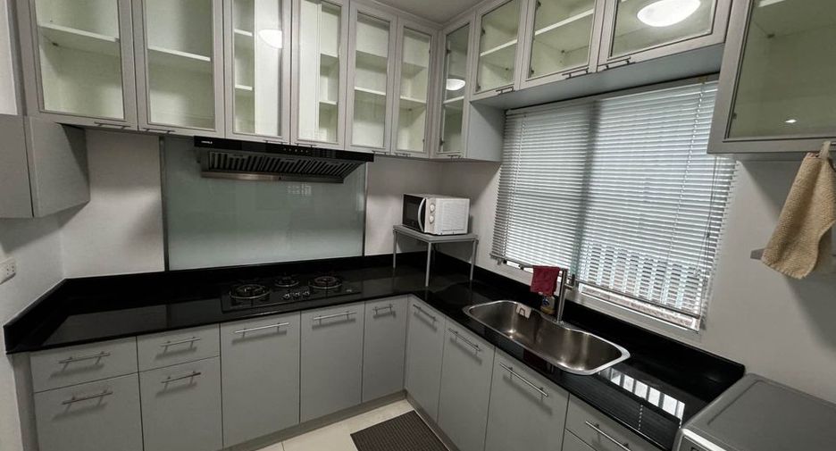 For rent 3 bedrooms house in Suan Luang, Bangkok