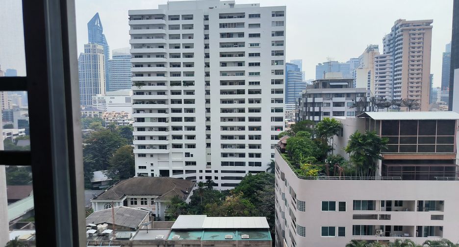 For rent 3 bedrooms condo in Watthana, Bangkok