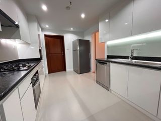 Apartamento en alquiler de 3 habitaciones en Khlong Toei, Bangkok