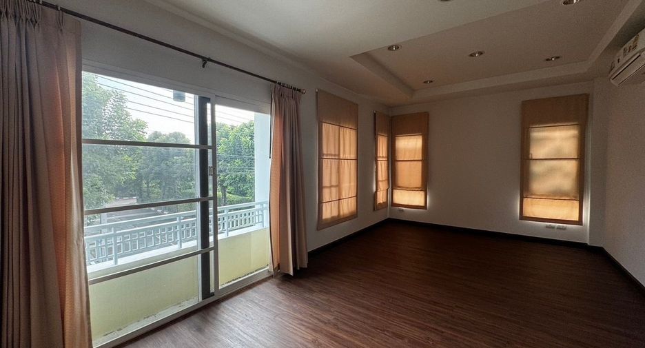 For rent 3 bedrooms house in Mueang Samut Prakan, Samut Prakan