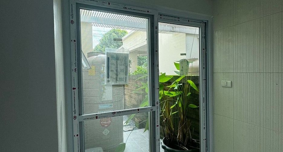 For rent 3 bedrooms house in Mueang Samut Prakan, Samut Prakan