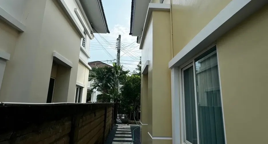 For rent 3 bedrooms house in Mueang Samut Prakan, Samut Prakan
