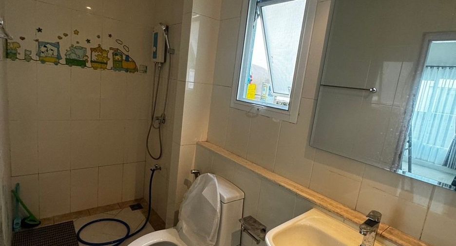 For rent 3 bedrooms house in Mueang Samut Prakan, Samut Prakan