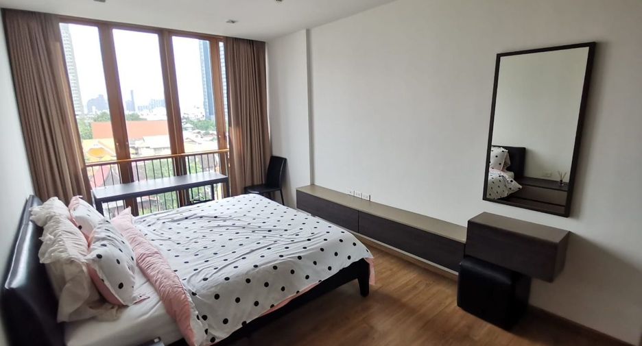 For rent 2 bedrooms condo in Watthana, Bangkok