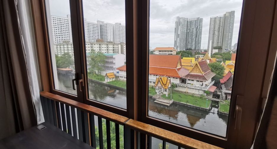 For rent 2 bedrooms condo in Watthana, Bangkok