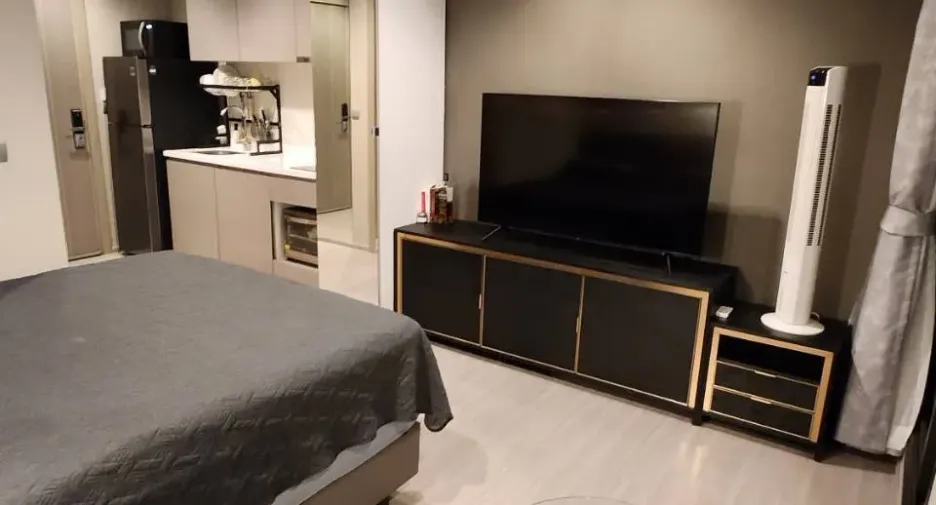 For rent studio condo in Huai Khwang, Bangkok