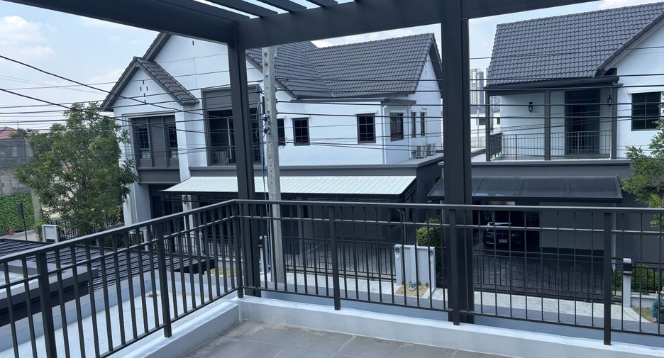 À louer 4 chambres maison à Bang Phli, Samut Prakan