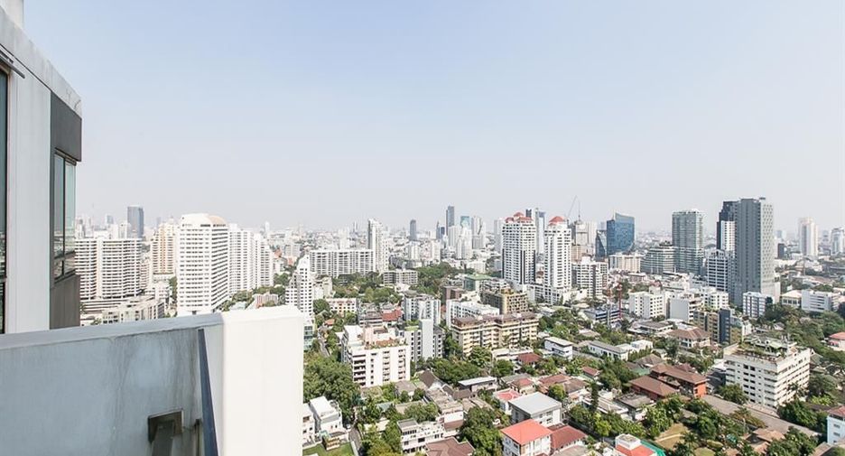 Condo en alquiler de 2 habitaciones en Khlong Toei, Bangkok