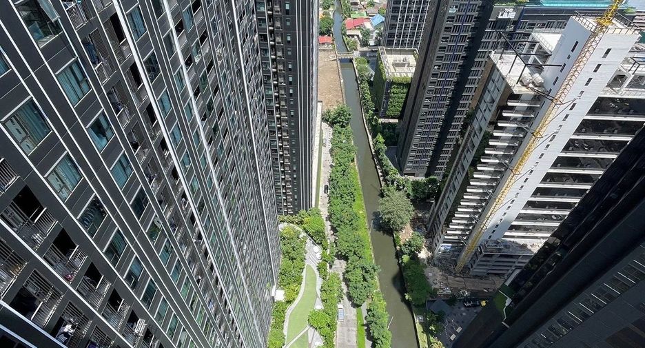 出租 2 卧室 公寓 在 Huai Khwang, 曼谷