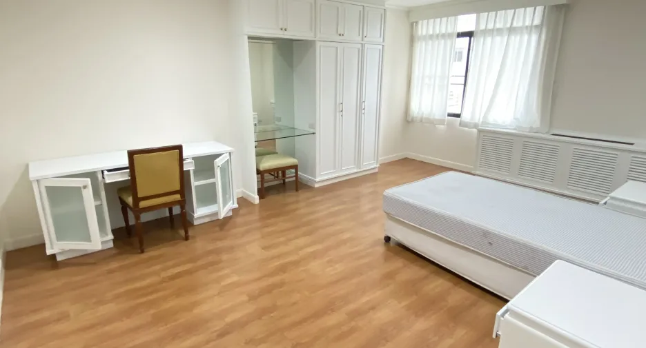 For rent 3 bedrooms apartment in Watthana, Bangkok