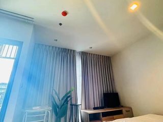 À louer studio condo à Huai Khwang, Bangkok