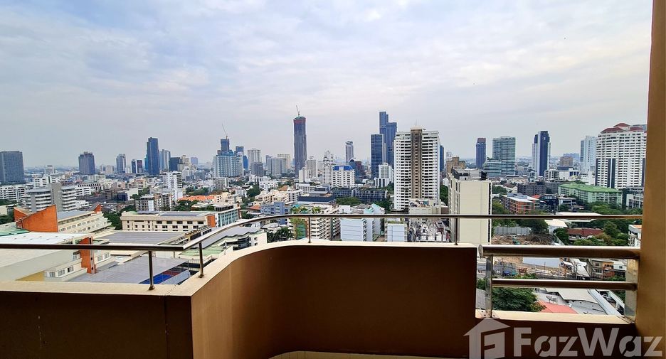 For rent 2 bedrooms condo in Watthana, Bangkok